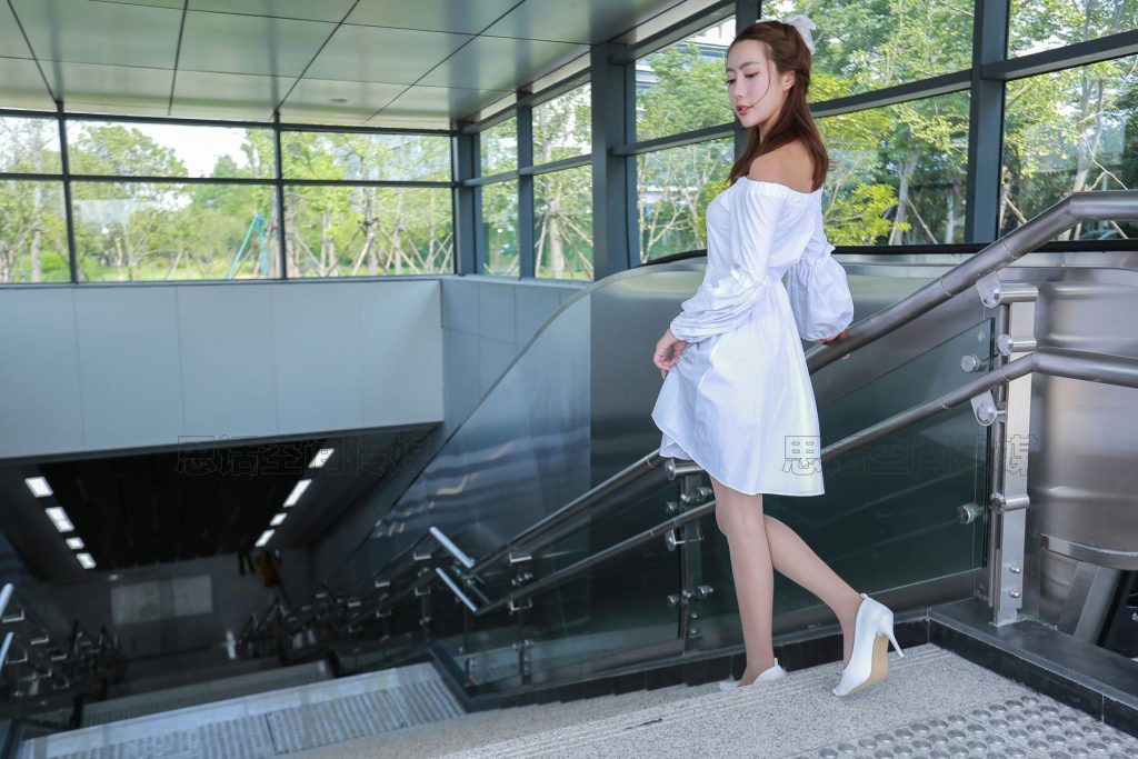 [SiHua思話(huà)]SH182 蘇小柔 地鐵站的小柔 [49P/137MB]插圖3