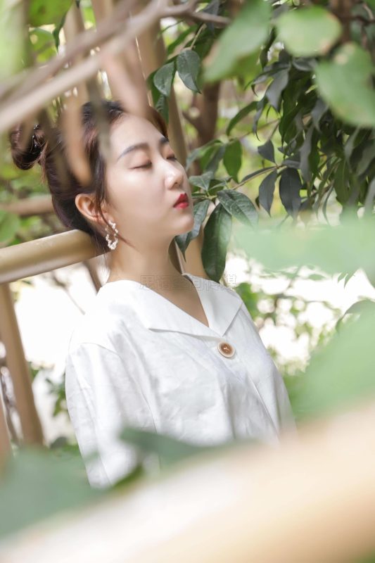 [SiHua思話]SJ029 露露 天臺(tái)的秋日之絲 [50P/134MB]-無(wú)料攝影圈