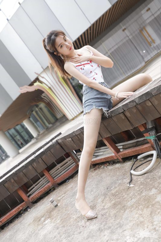 [SiHua思話]SJ043 露露 絲蜜天臺(tái) [49P/64.7MB]-無(wú)料攝影圈