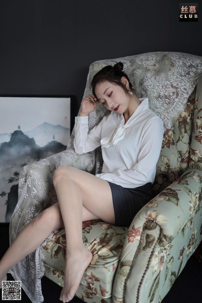 絲慕寫(xiě)真 SM081 天天一元《新模-溫柔的小秘書(shū)》[79P/157MB]插圖3