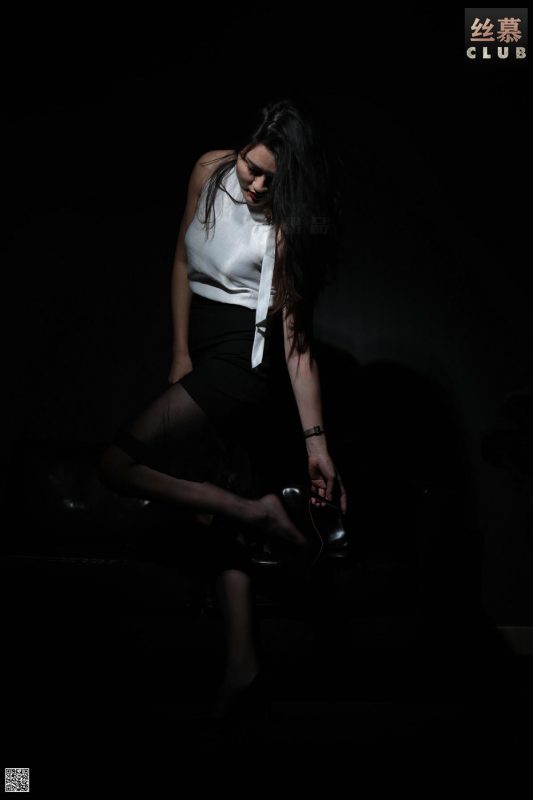 絲慕寫真 SM099 天天一元 模特：花姐《燈下尤物》[89P/52.8MB]-無料攝影圈