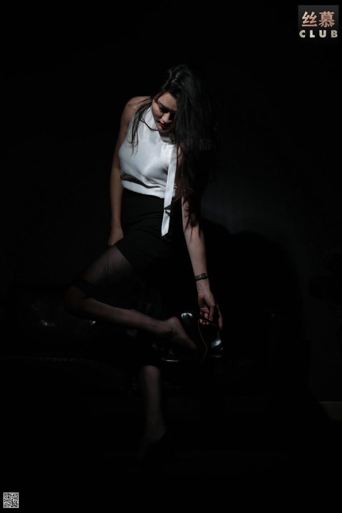 絲慕寫真 SM099 天天一元 模特：花姐《燈下尤物》[89P/52.8MB]插圖