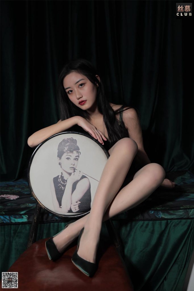 絲慕寫(xiě)真 SM155 天天一元 雙雙《犯規(guī)的御姐》[80P/95MB]插圖2