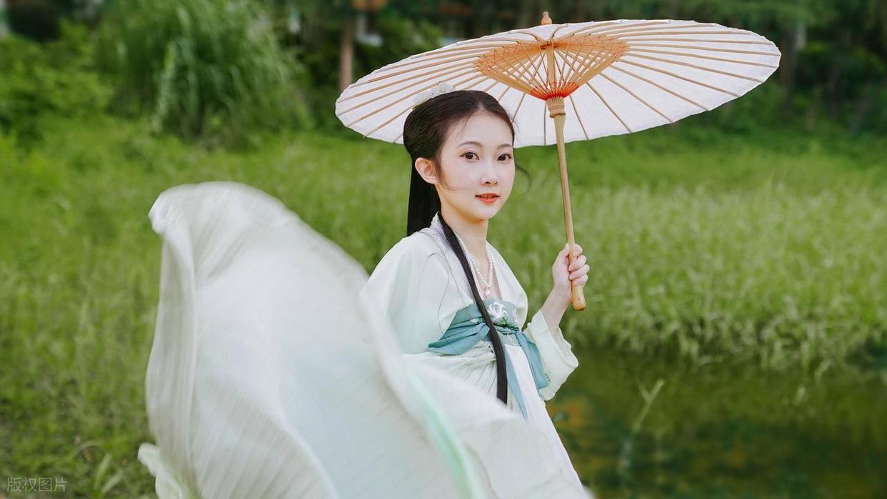 職業模特真的普遍“早熟”嗎？揭秘時尚圈模特的成長加速度-無料攝影圈