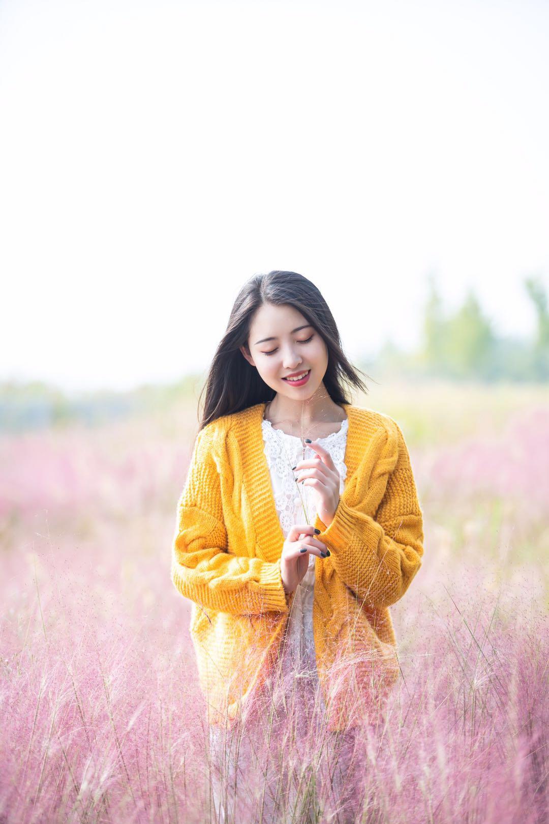 秋天拍攝粉黛人像，這8個姿勢技巧值得一學(xué)，姿勢簡單也很美插圖9