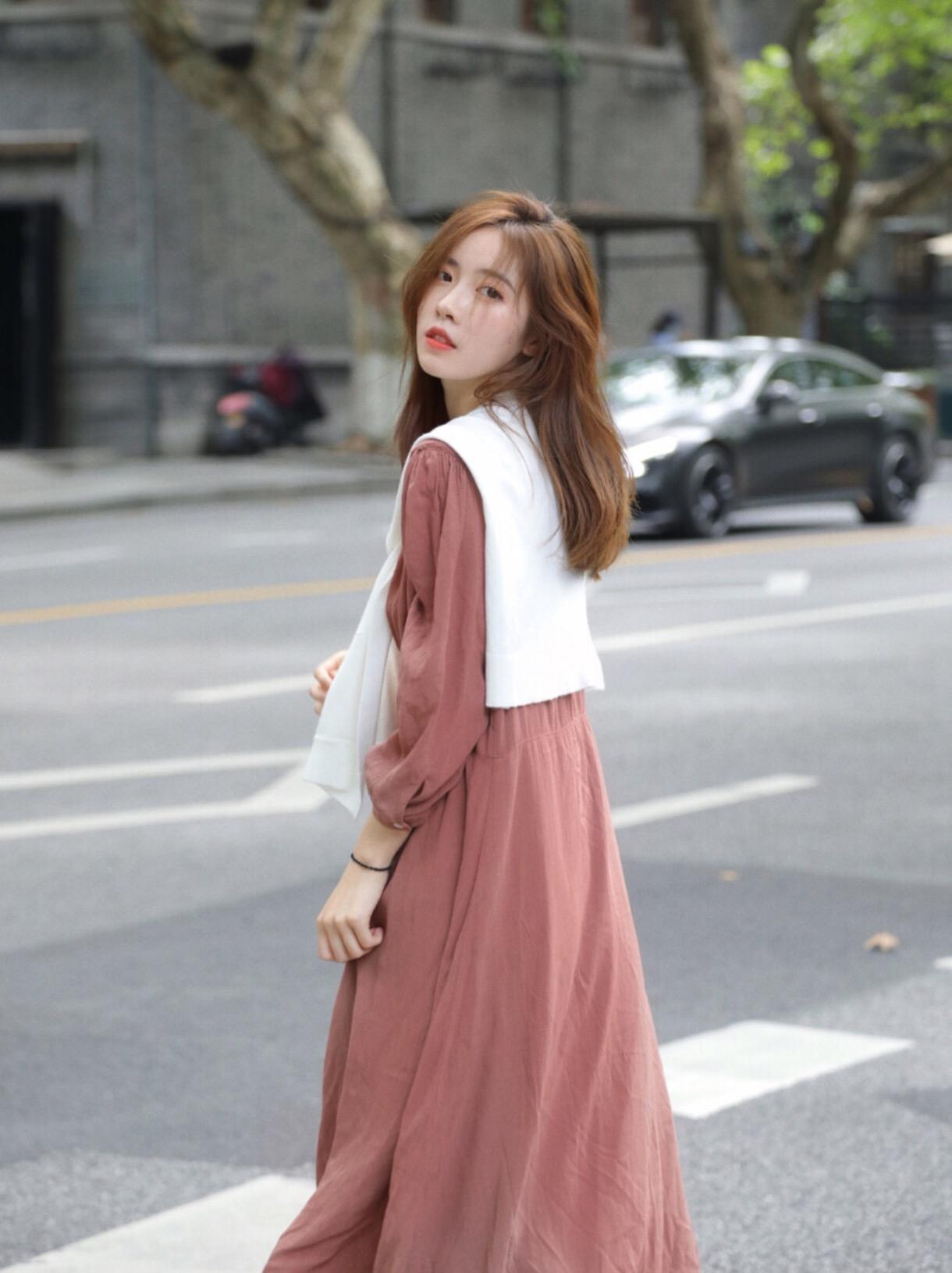 拍照并不一定要美景，學好這7個姿勢，街邊也能隨手拍美照插圖7