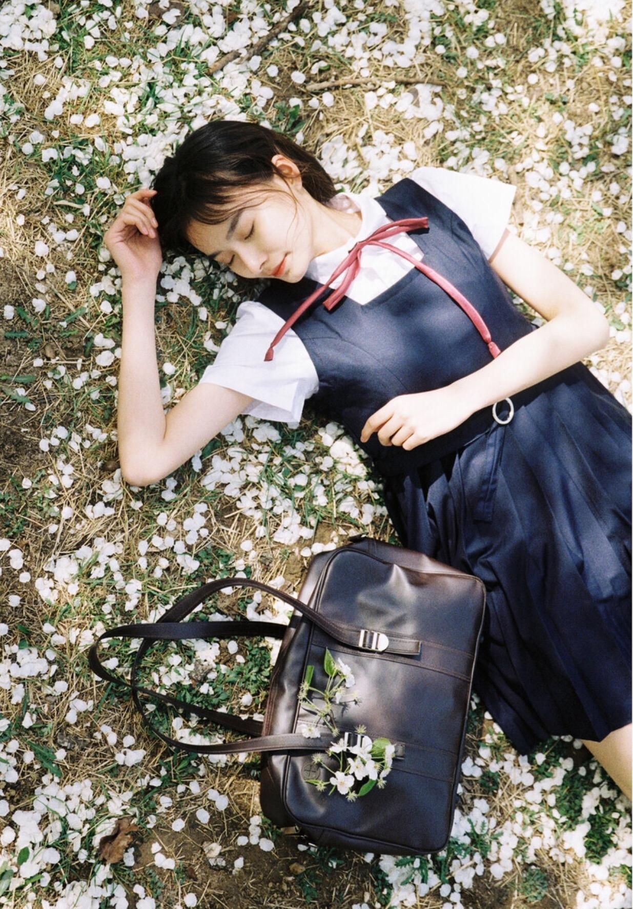 從不會擺拍到拍照達人，拍照姿勢可參考這7個，拍照又好看又自然插圖3