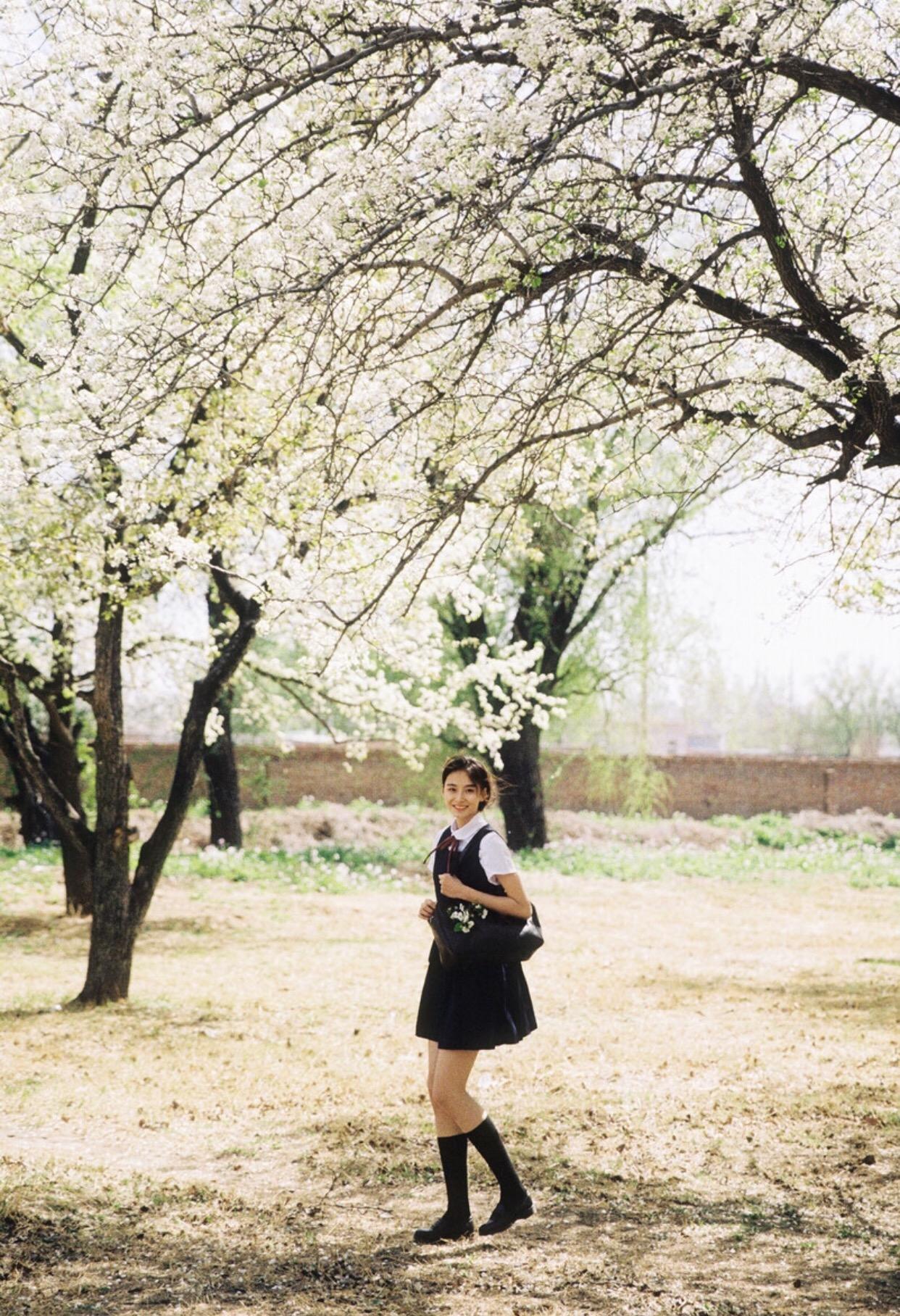 從不會擺拍到拍照達人，拍照姿勢可參考這7個，拍照又好看又自然插圖5