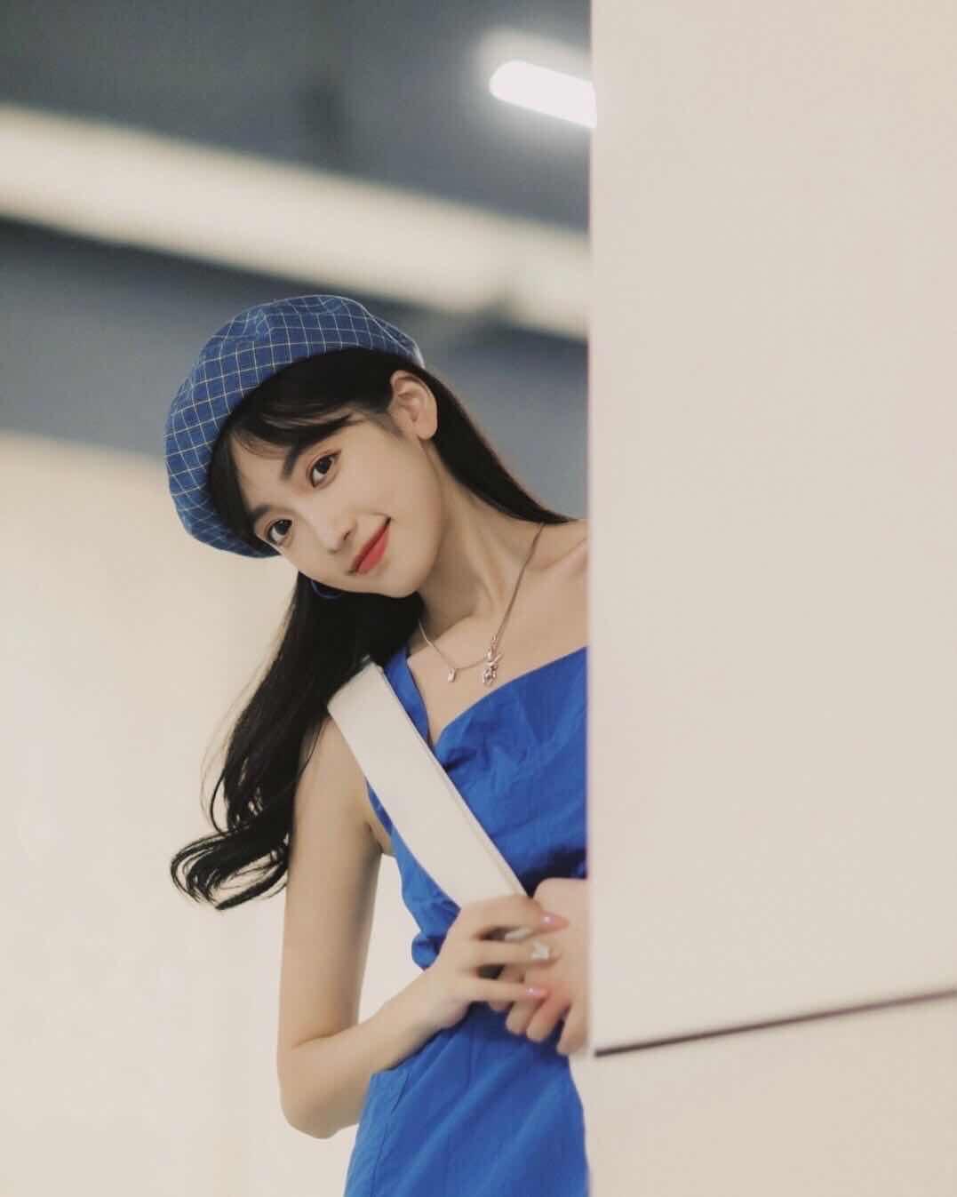 停車場拍照姿勢你有幾種？不要刻意擺拍，7個姿勢助你上鏡又自然插圖2