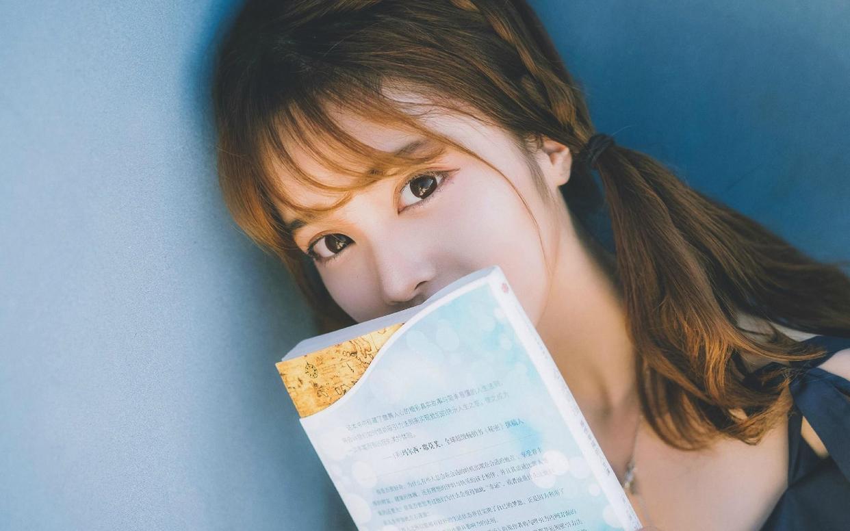 拍照達人瘋狂點贊，這9個拍照姿勢，拍出來的照片很漂亮插圖8