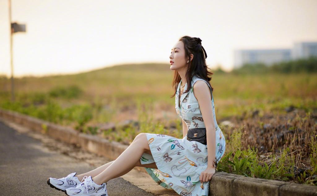 站姿、坐姿、蹲姿、樓梯，這8個姿勢，滿足拍照又高又瘦又好看-無料攝影圈