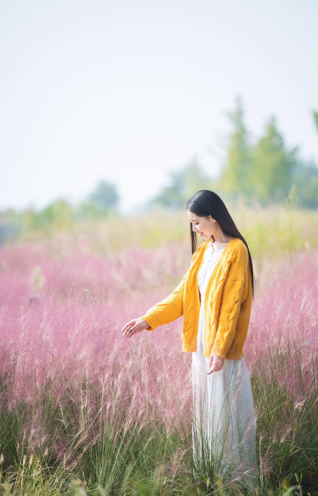 秋天拍攝粉黛人像，這8個姿勢技巧值得一學(xué)，姿勢簡單也很美插圖7