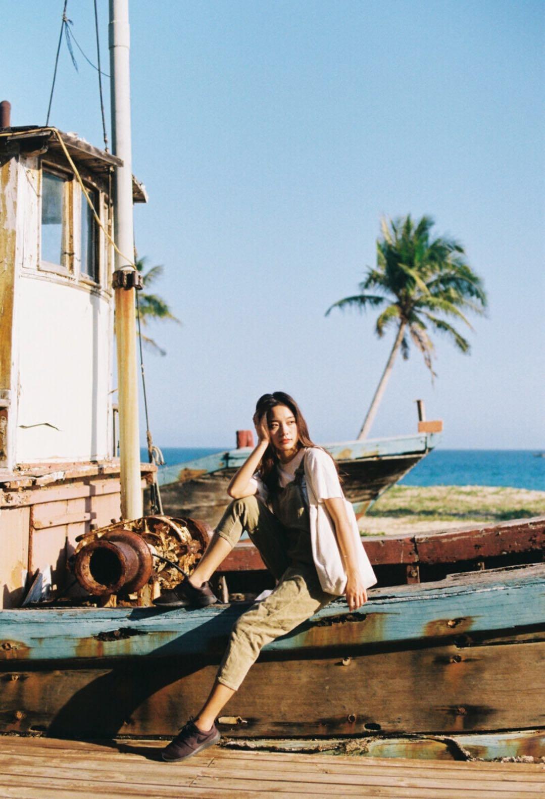 假期游玩拍照的9個(gè)姿勢(shì)，照著這些姿勢(shì)拍，拍照很美也自然插圖5