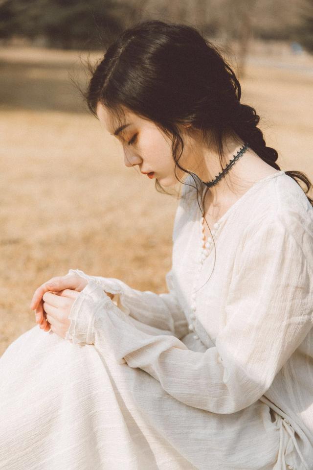 女生拍照必備的7個姿勢，姿勢簡約不做作，拍照好看不尷尬-無料攝影圈