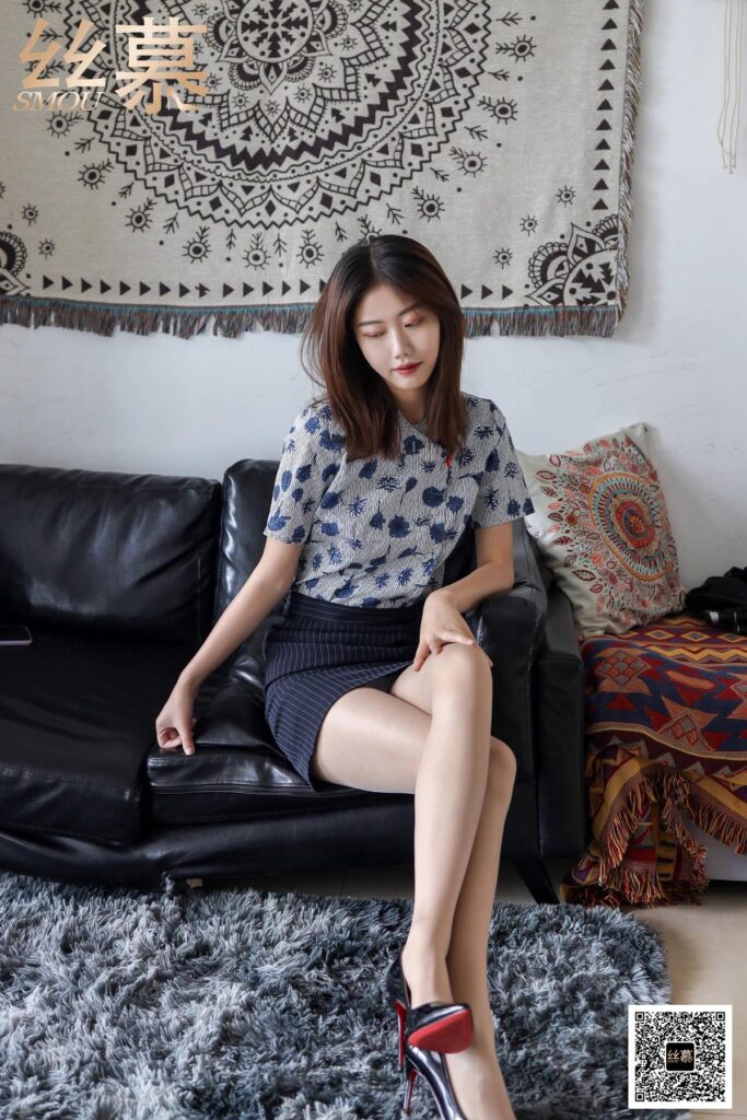 絲慕寫真 SM415 天天一元 米朵《空姐的超薄款制服襪》[62P/220MB]插圖1