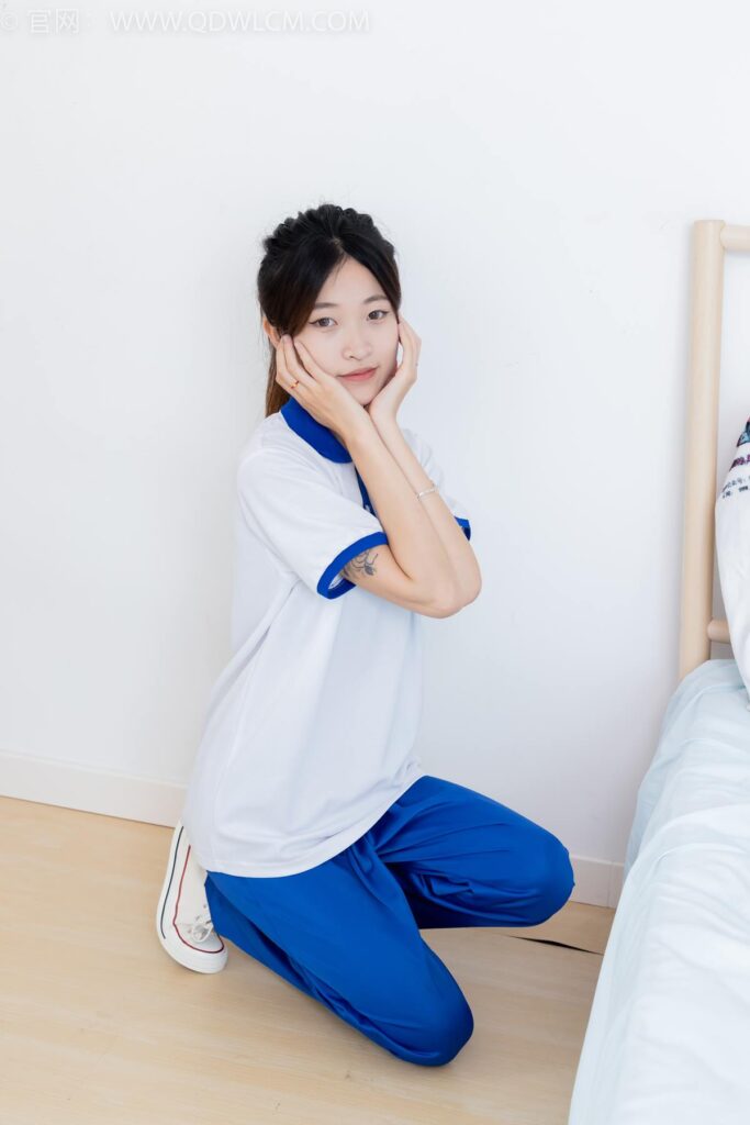 物戀傳媒 NO.2387 小夏-帆布鞋、白短棉襪、薄肉絲、校服[150P/1V/3.66GB]插圖1