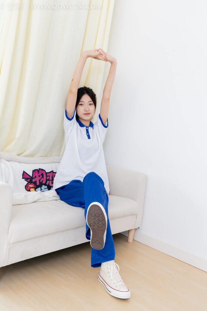 物戀傳媒 NO.2387 小夏-帆布鞋、白短棉襪、薄肉絲、校服[150P/1V/3.66GB]插圖3