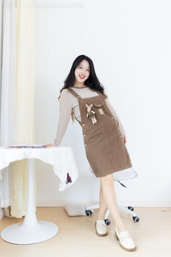 物戀傳媒 NO.2388 小紫-皮鞋、薄肉絲大腿襪[160P/1V/3.28GB]插圖1