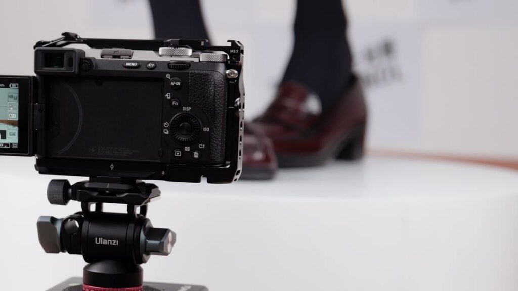 芝士好椰 NO.081 – 希區(qū)柯克變焦，但是制服鞋[1V/142MB]插圖1