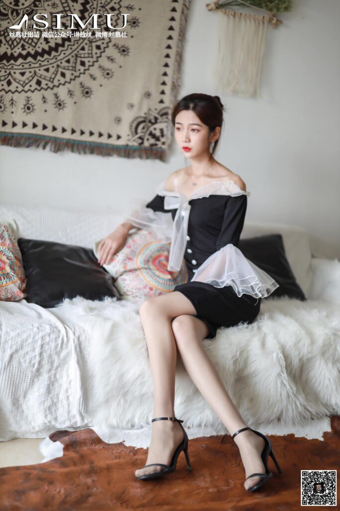 絲慕寫(xiě)真 特寫(xiě)集 TX023 《新模的灰絲特寫(xiě)》 [79P/147MB]插圖3