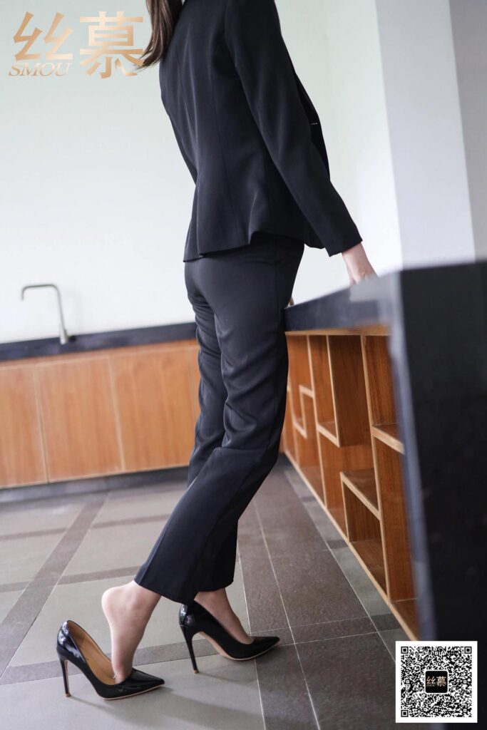 [絲慕GIRL]特寫集 TX083 穎兒《OL褲里絲》[88P/1V/190MB]插圖3