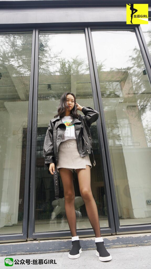 絲慕寫真 第003期 模特：三萬姐《秋風(fēng)與長腿的故事》[87P/116MB]插圖