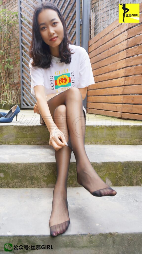 絲慕寫真 第003期 模特：三萬姐《秋風(fēng)與長腿的故事》[87P/116MB]插圖3