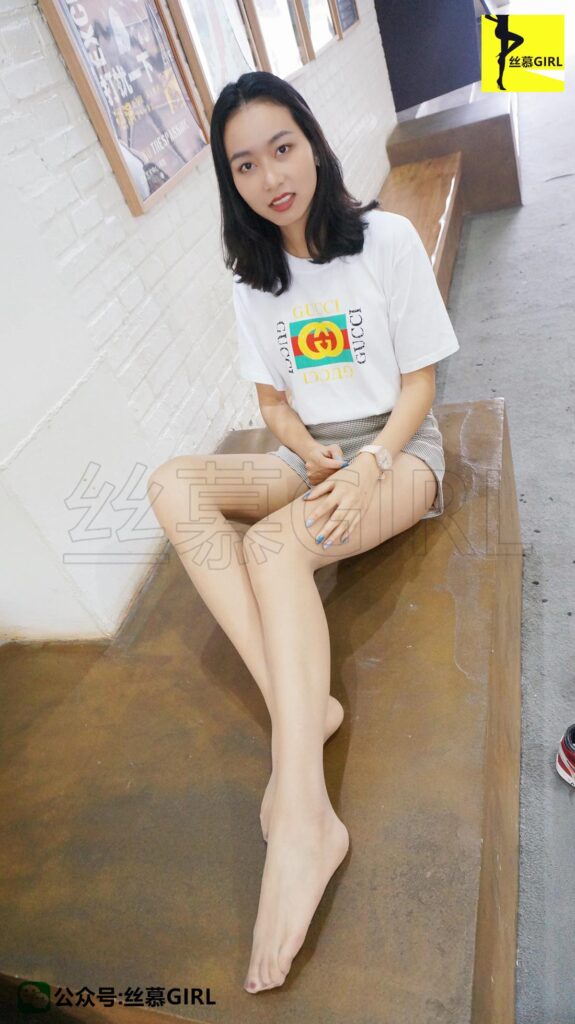 絲慕寫真 第003期 模特：三萬姐《秋風(fēng)與長腿的故事》[87P/116MB]插圖2