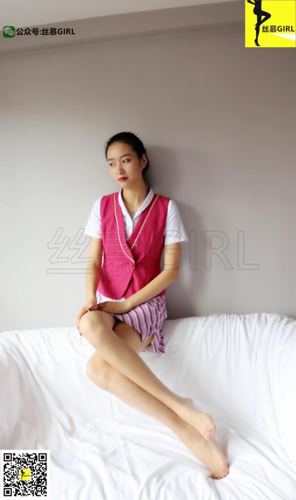 絲慕寫真 第008期 模特：三萬姐 每期一元《職業(yè)裝背后的三萬姐》[64P/86.4MB]插圖2