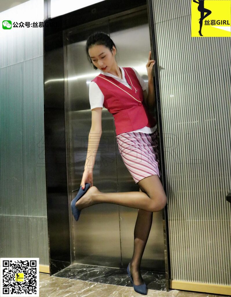 絲慕寫真 第008期 模特：三萬姐 每期一元《職業(yè)裝背后的三萬姐》[64P/86.4MB]插圖3