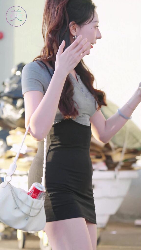 NO.0464 2023 廣州車展 Racing Model 車模抖音網(wǎng)紅隨拍12[1V/292MB]插圖1