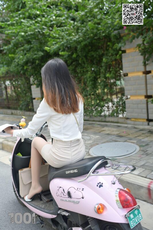 [IESS異思趣向] 一千零一夜 007《騎著我心愛(ài)的小摩托-1》[99P/96MB]-無(wú)料攝影圈