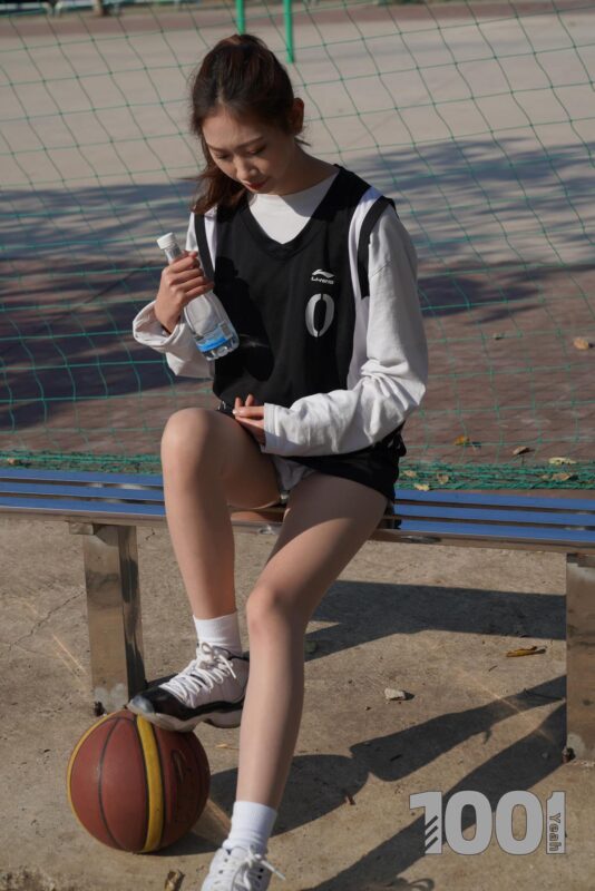 [IESS異思趣向] 一千零一夜 105 草莓《陪女朋友打籃球1》 [98P/247MB]-無料攝影圈