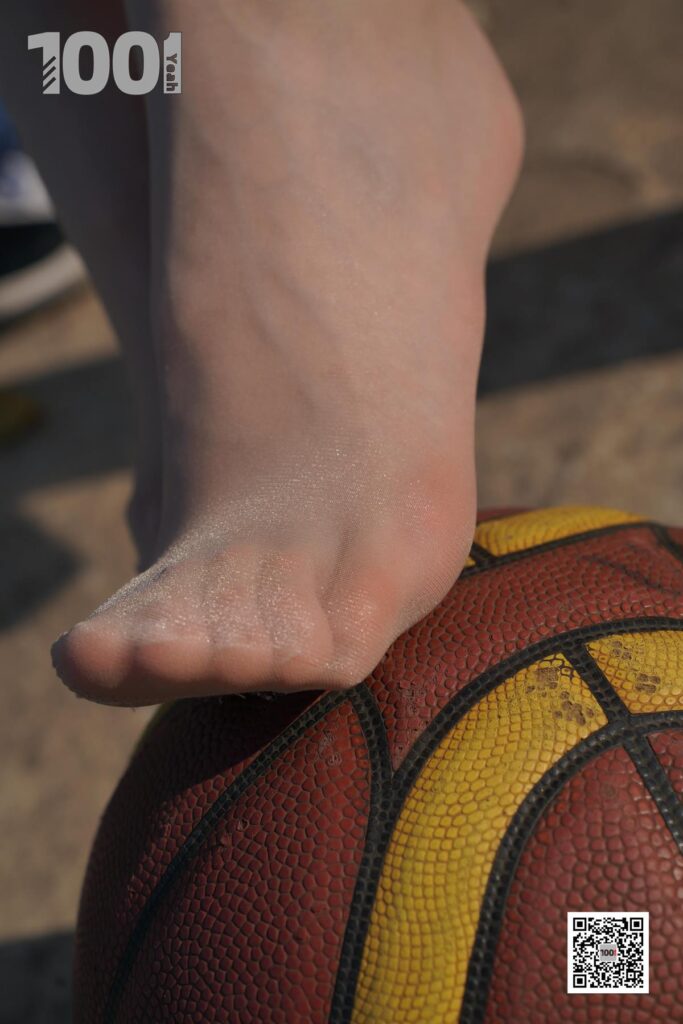 [IESS異思趣向] 一千零一夜 108 草莓《陪女朋友打球4》 [90P/189MB]插圖3