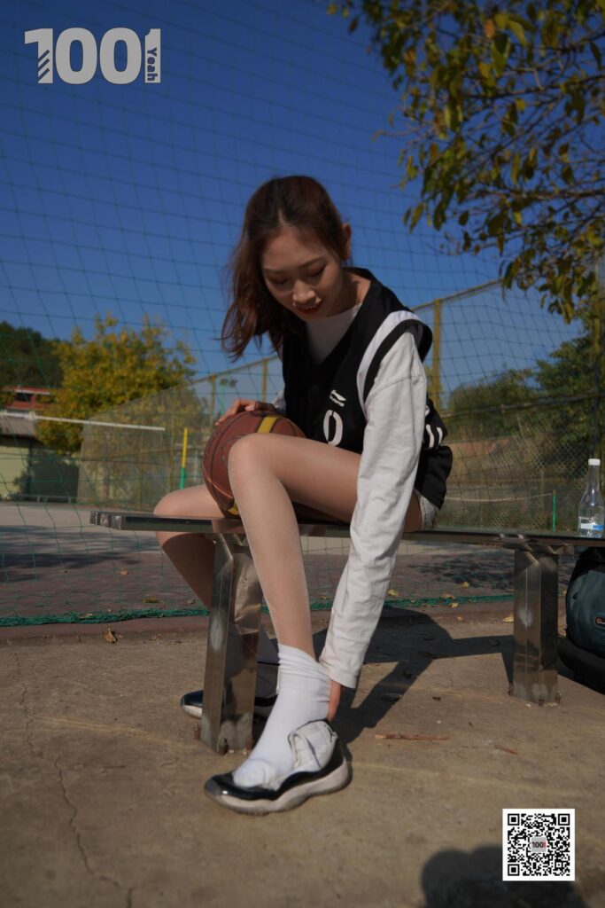 [IESS異思趣向] 一千零一夜 108 草莓《陪女朋友打球4》 [90P/189MB]插圖1