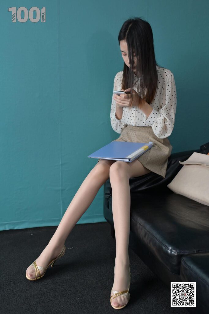 [IESS異思趣向] 一千零一夜 150 西瓜《職場(chǎng)小白面試記2》[83P/77MB]插圖1