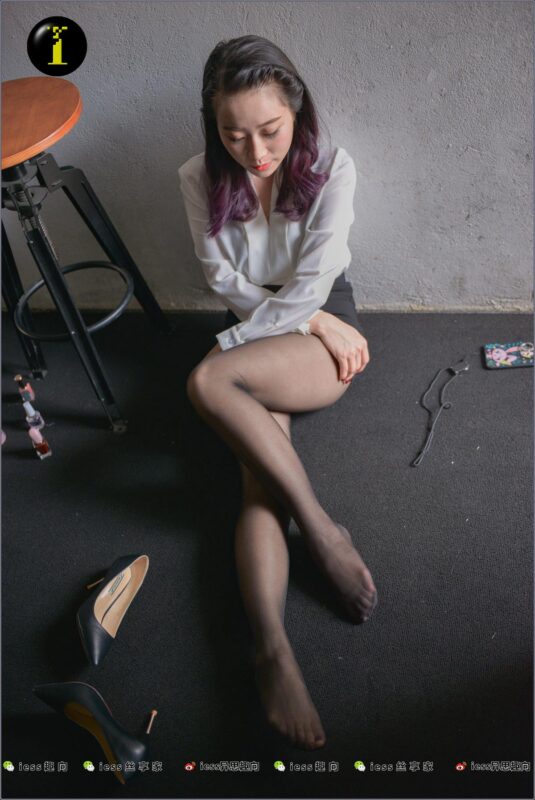 [IESS異思趣向] 普惠集 008-范美美穿襪子的美腿 [90P/154MB]-無料攝影圈