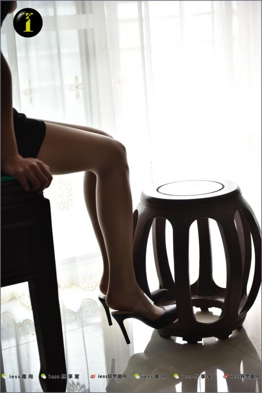 [IESS異思趣向] 普惠集 017-小六演繹逆光之戀 [77P/44.9MB]-無料攝影圈