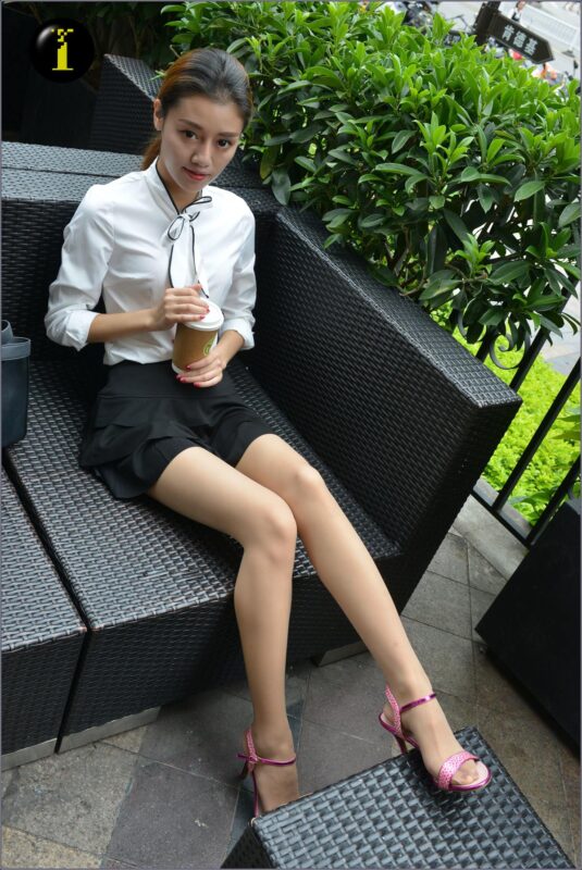 [IESS異思趣向] 普惠集 031 晶晶 – 大姐的品味 [91P/153MB]-無料攝影圈