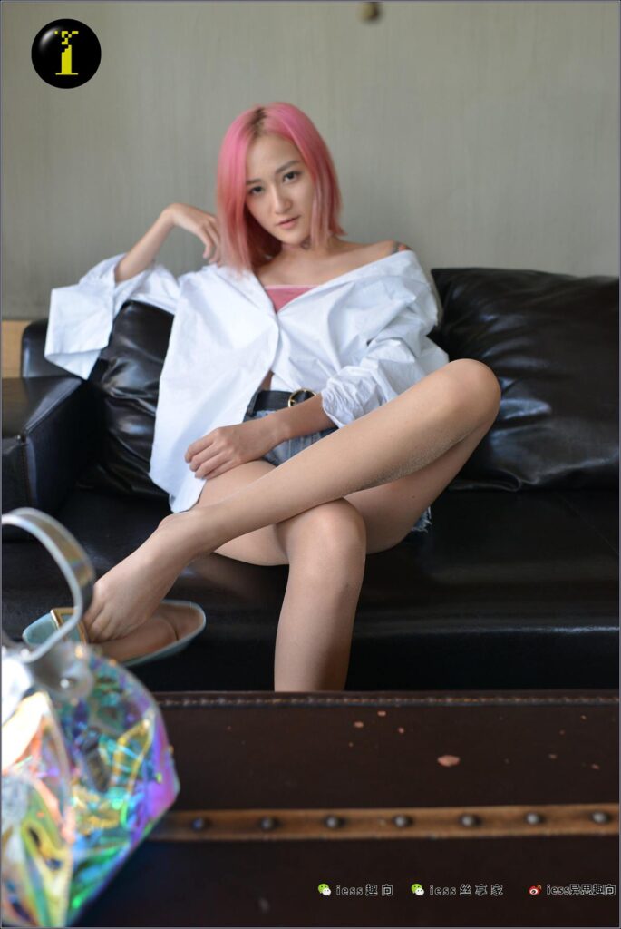 [IESS異思趣向] 普惠集 038-瀟瀟 藍(lán)色的小平跟鞋 [67P/88.3MB]插圖