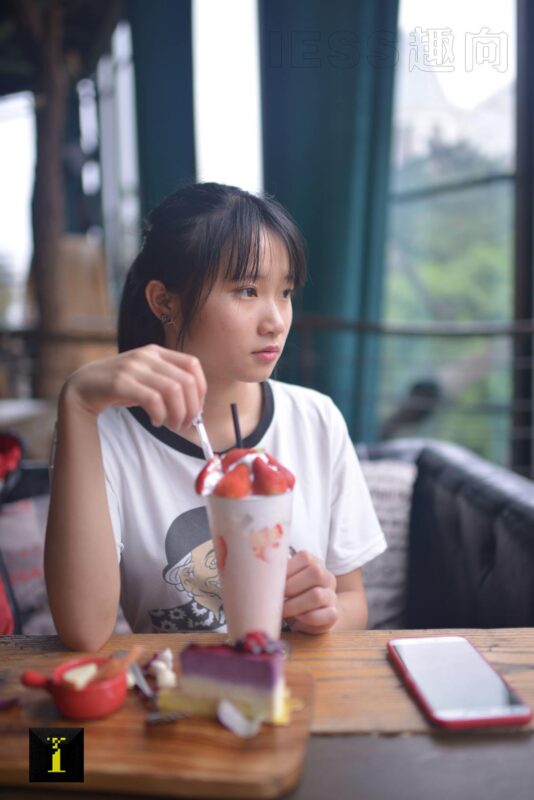 [IESS異思趣向] 普惠集 053-妹妹琪琪 妹妹的80D（3）-絲足底 [94P/225MB]-無料攝影圈