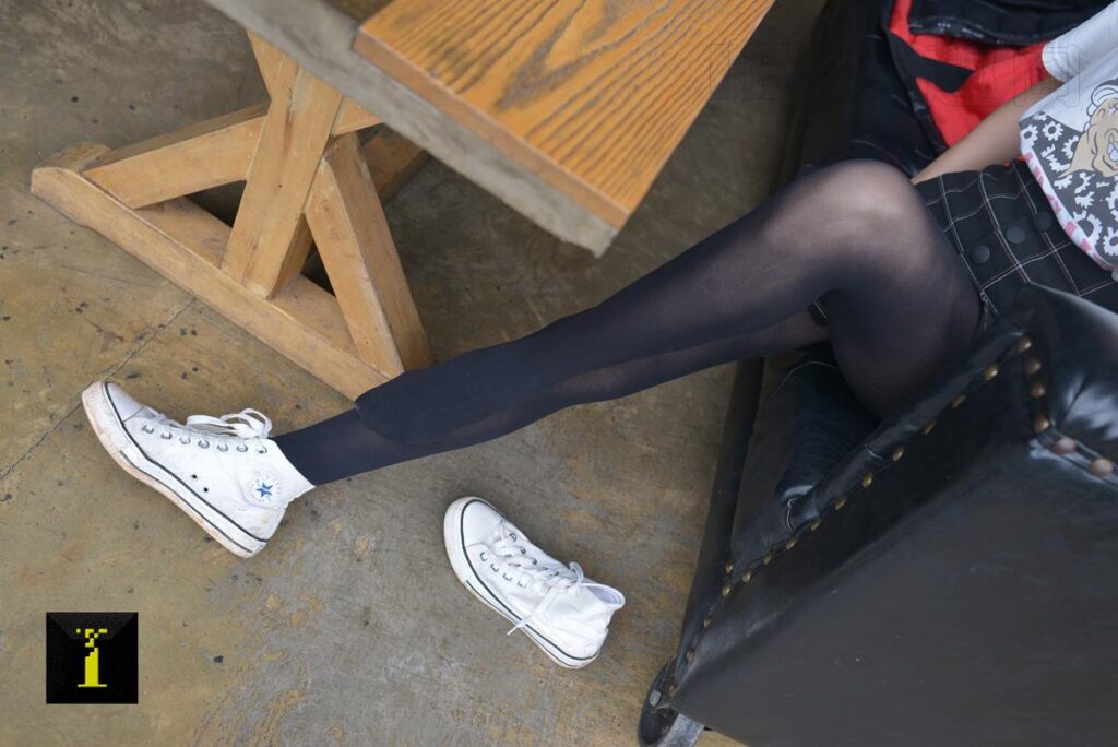 [IESS異思趣向] 普惠集 053-妹妹琪琪 妹妹的80D（3）-絲足底 [94P/225MB]插圖2