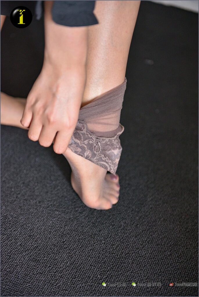 [IESS異思趣向] 普惠集 072 大模-夏日冰凍的34碼的小腳 [79P/248MB]插圖