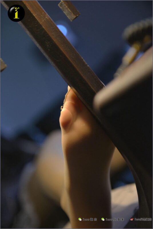 [IESS異思趣向] 普惠集 075 藝院幸子-臺燈下的女仆 [99P/108MB]-無料攝影圈