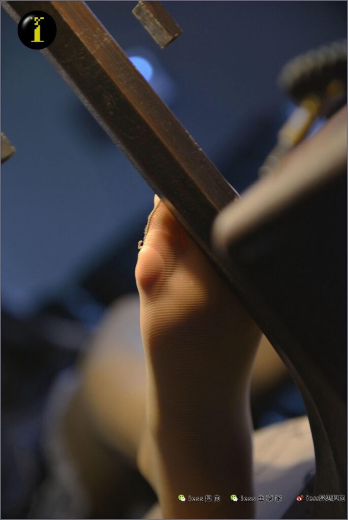 [IESS異思趣向] 普惠集 075 藝院幸子-臺燈下的女仆 [99P/108MB]插圖