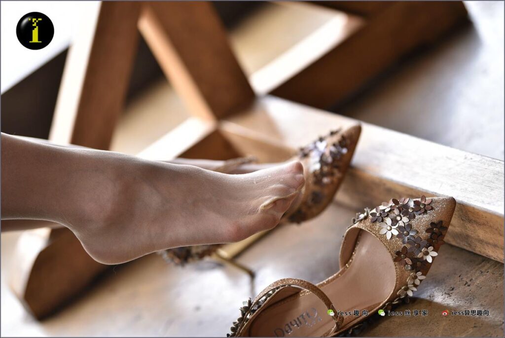 [IESS異思趣向] 普惠集 095-暖暖的“黃金甲”[64P/91.2MB]插圖