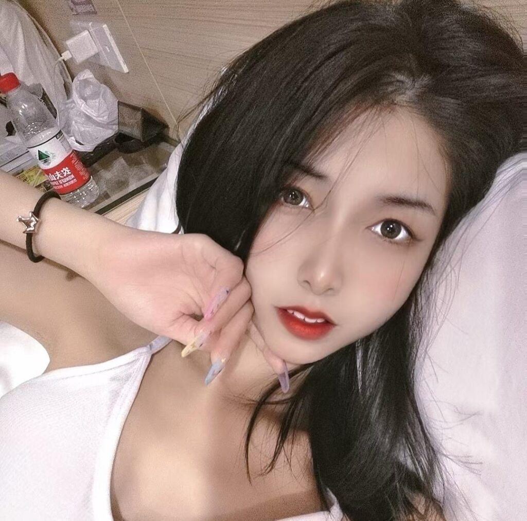 魚魚足影 004 珺珺小白鞋棉襪腳 [148P/1V/307MB]插圖