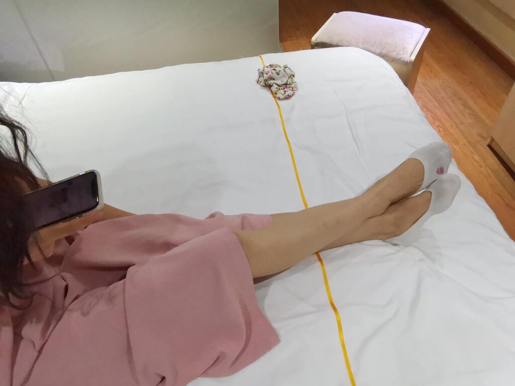 魚(yú)魚(yú)足影 第15期 細(xì)妹小白鞋棉船襪棉襪腳 [189P/1V/981MB]插圖4