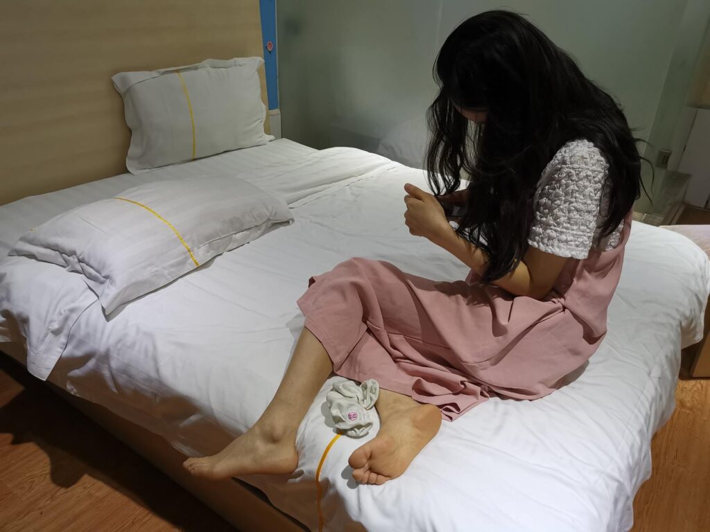 魚(yú)魚(yú)足影 第15期 細(xì)妹小白鞋棉船襪棉襪腳 [189P/1V/981MB]插圖5