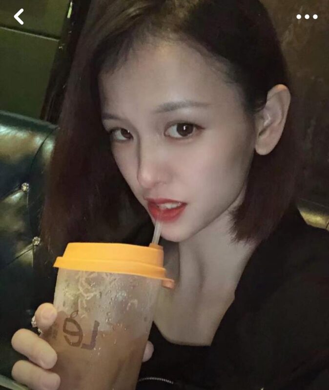 魚(yú)魚(yú)足影 090 佛山安妮 麥昆小白鞋白棉船襪裸足 [118P/1V/681M]-無(wú)料攝影圈